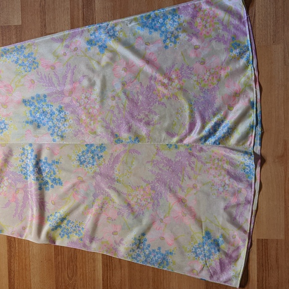 Vintage floral negligee from Sears - Picture 5 of 9